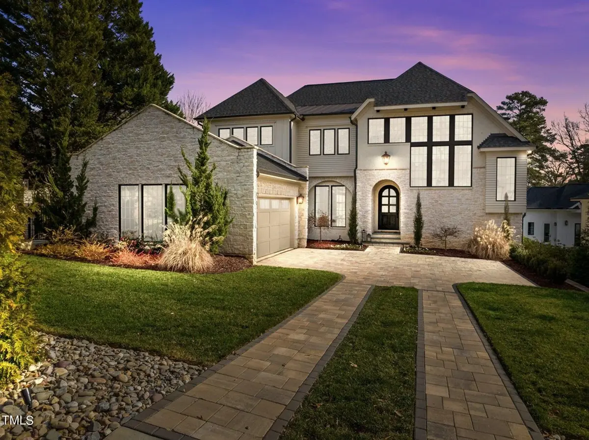 Main Images 2 – 2-Story House Plan 5152 ft²: 5 Beds, Home Office, 5.5 Baths, Open Floor Plan, 2-Car Garage — 63139R