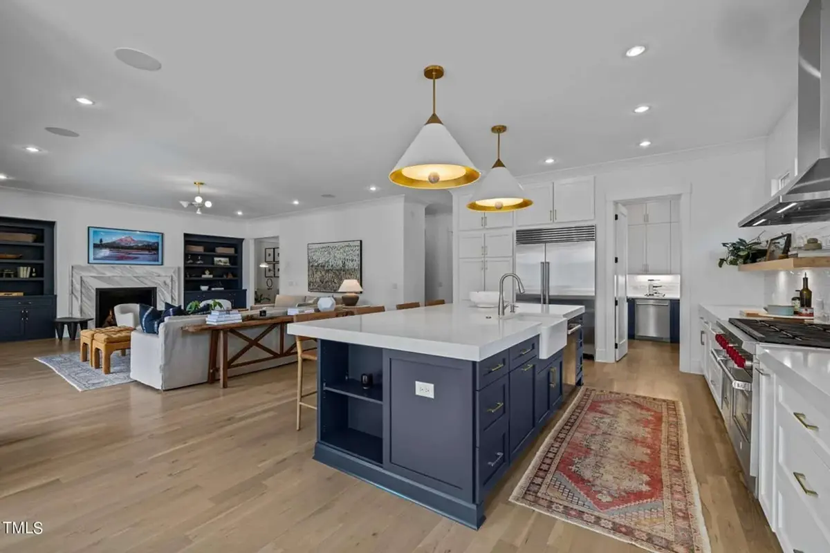 Interior 11 – 2-Story House Plan 5152 ft²: 5 Beds, Home Office, 5.5 Baths, Open Floor Plan, 2-Car Garage — 63139R