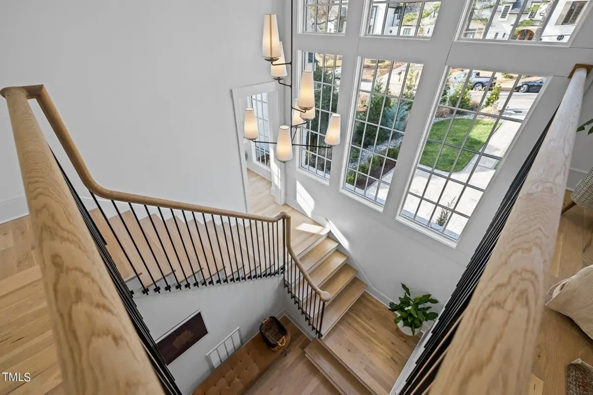 Interior 18 – 2-Story House Plan 5152 ft²: 5 Beds, Home Office, 5.5 Baths, Open Floor Plan, 2-Car Garage — 63139R