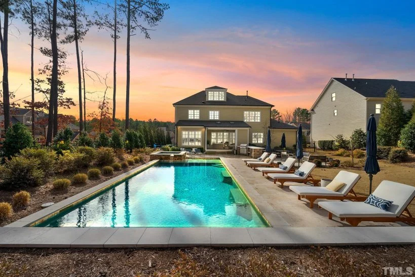 Main Images 4 – 2-Story House Plan 4886 ft²: 5 Beds, Home Office, 4.5 Baths, Open Floor Plan, 2-Car Garage — 78053R