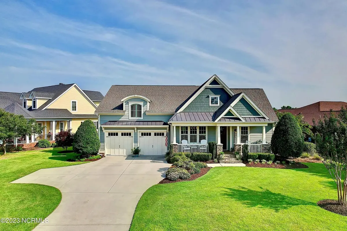 Main Images 4 – 1.5-Story House Plan 2663 ft²: 3 Beds, 4 Baths, Open Floor Plan, 2-Car Garage — 94736R