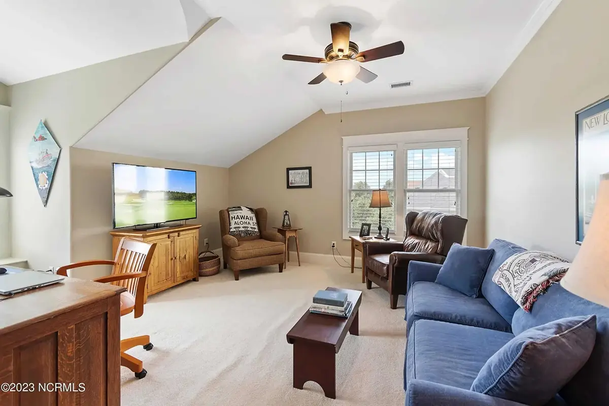 Interior 17 – 1.5-Story House Plan 2663 ft²: 3 Beds, 4 Baths, Open Floor Plan, 2-Car Garage — 94736R