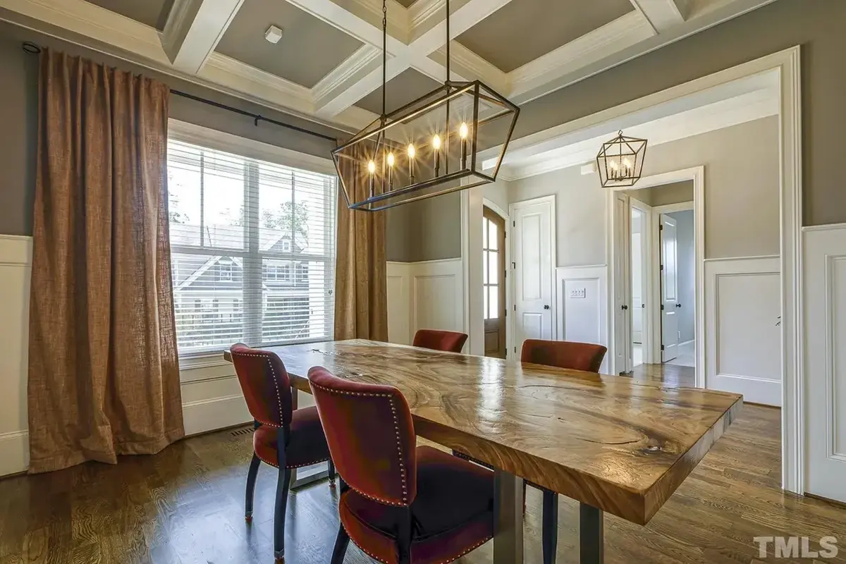 Interior 7 – 1.5-Story House Plan 3030 ft²: 4 Beds, 3.5 Baths, Open Floor Plan, 3-Car Garage — 59002R