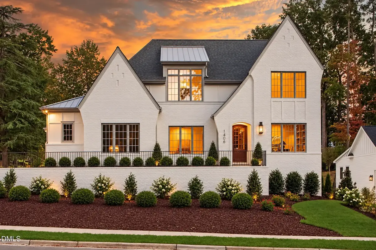 Main Images 4 – 2-Story House Plan 4133 ft²: 5 Beds, Home Office, 5.5 Baths, Open Floor Plan, 3-Car Garage — 35974R