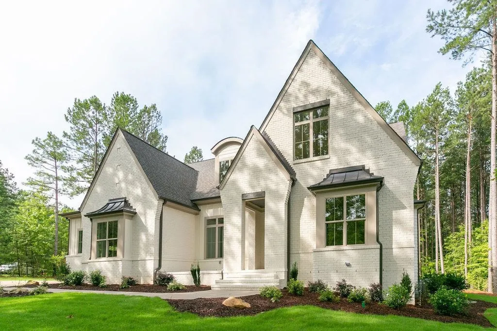 Main Images 3 – 2-Story House Plan 3879 ft², 5 Beds — 82075R