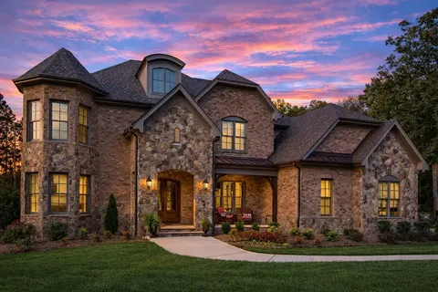 Main Images 4 – 3-Story House Plan 5355 ft², 5 Beds — 85576R
