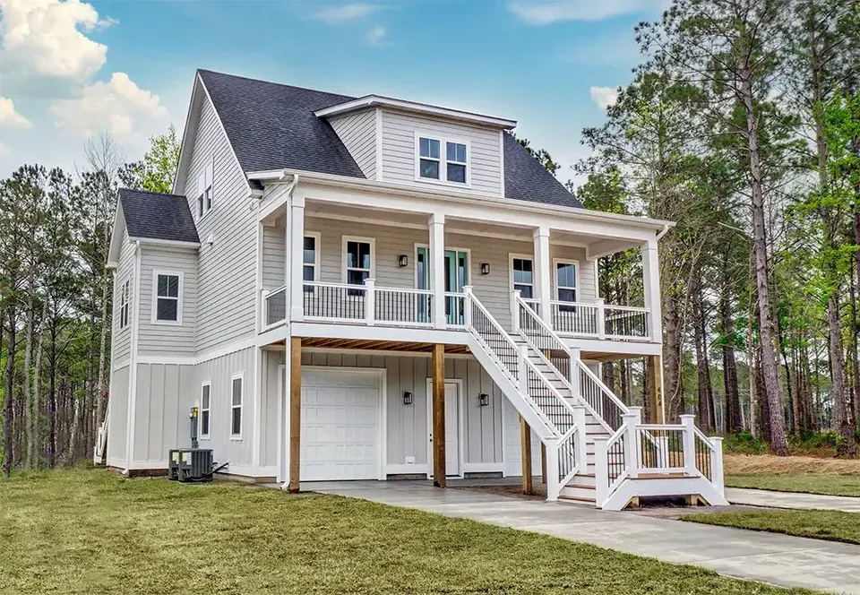 Main Images 2 – 3-Story House Plan 2215 ft², 4 Beds — 22659R