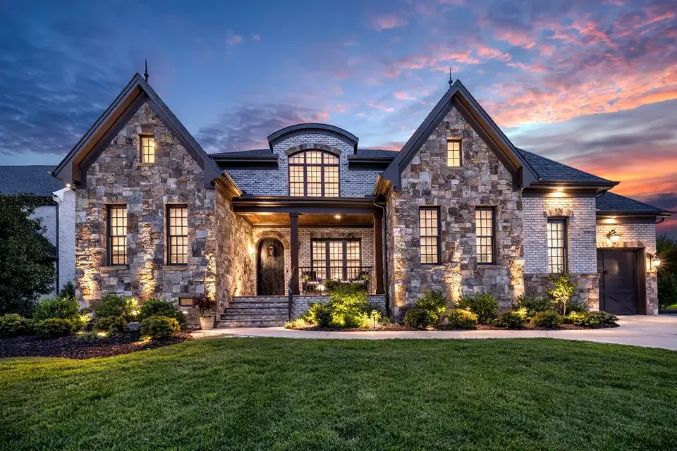 Main Images 2 – 2-Story House Plan 4209 ft², 5 Beds — 11740R